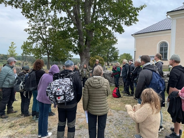 Bat night, samling vid Fasterna kyrka