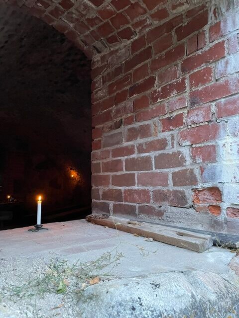 Bat night, Mörby slottsruin